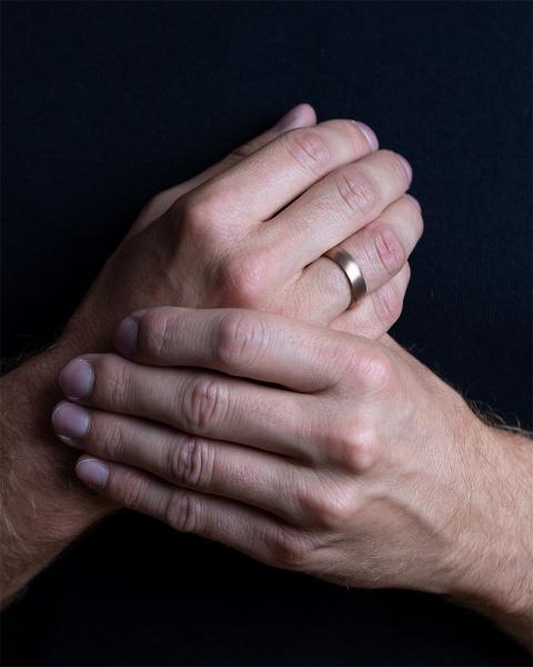 6 mm gedrehter, vollständig bronzebeschichteter Titanring - Verso Bronze